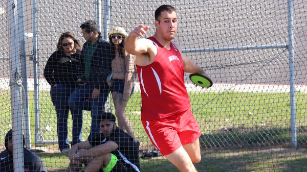 Men's Track & Field Competes at Cal State LA