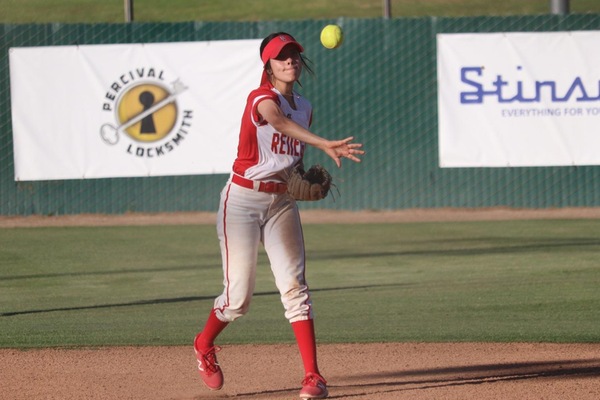 Softball Grabs Walk-Off Victory to Finish Perfect in Conference Play