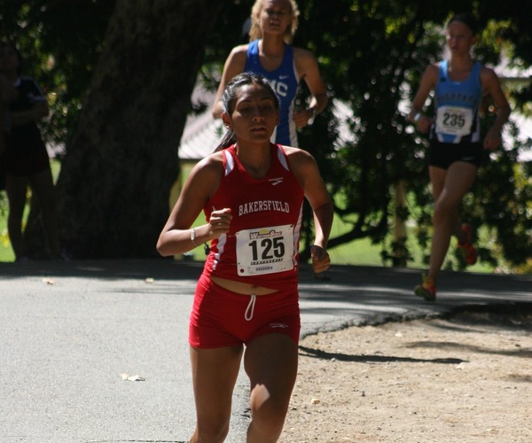 Lourdes Cruz running