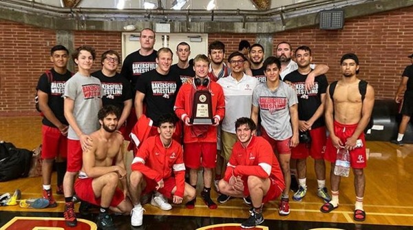 Wrestling Places Second at Southern Duals